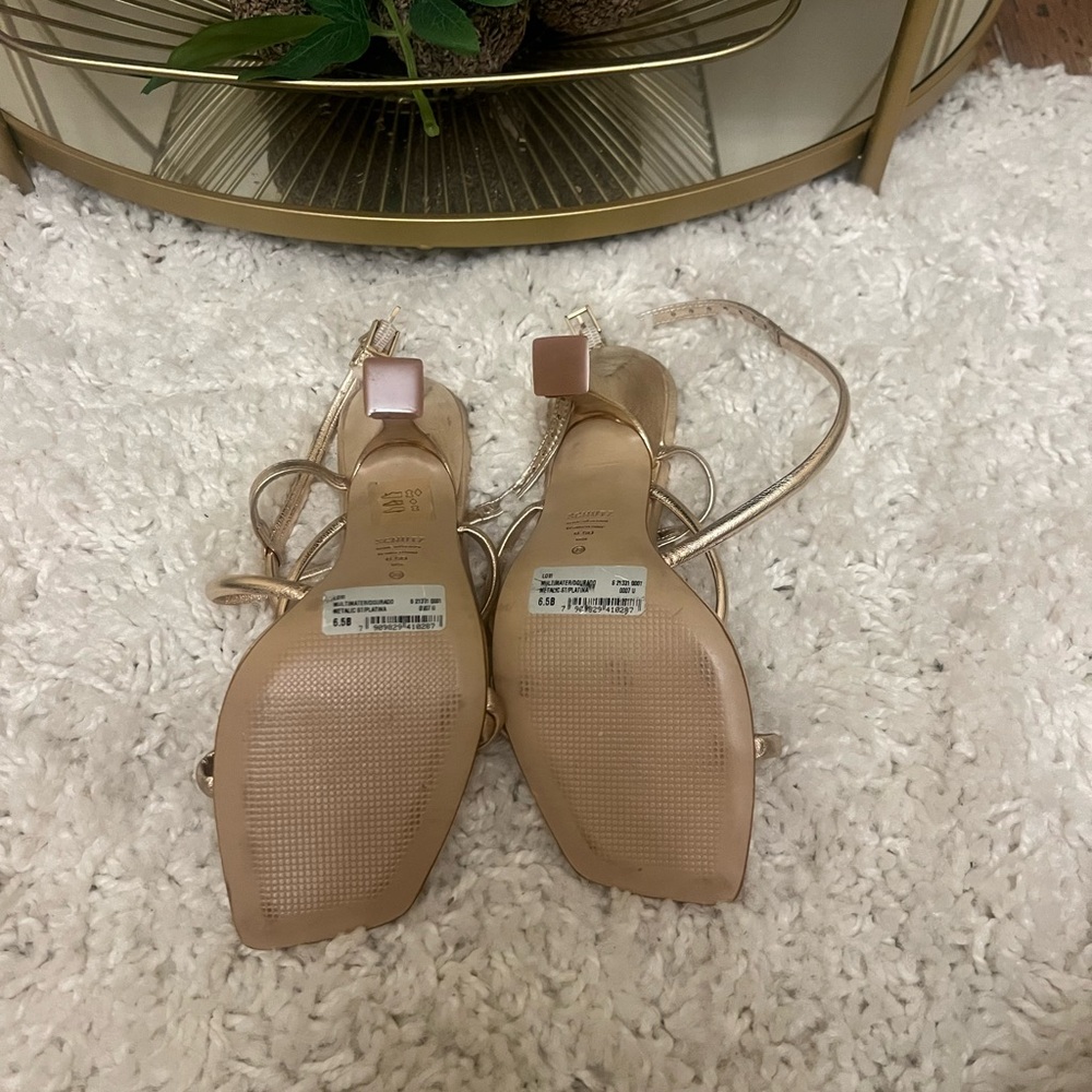 SCHUTZ Gold Heels Elegant Strappy Design Sz 6.5 - Picture 3 of 3